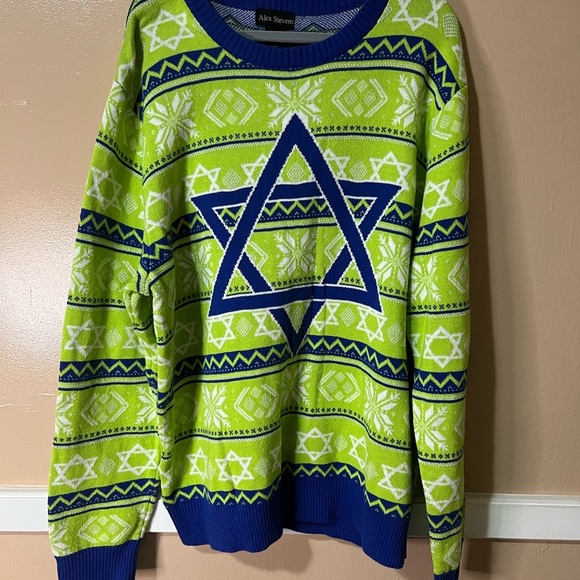 Stylish Green and Blue Crewneck Sweater - Picture 2 of 3